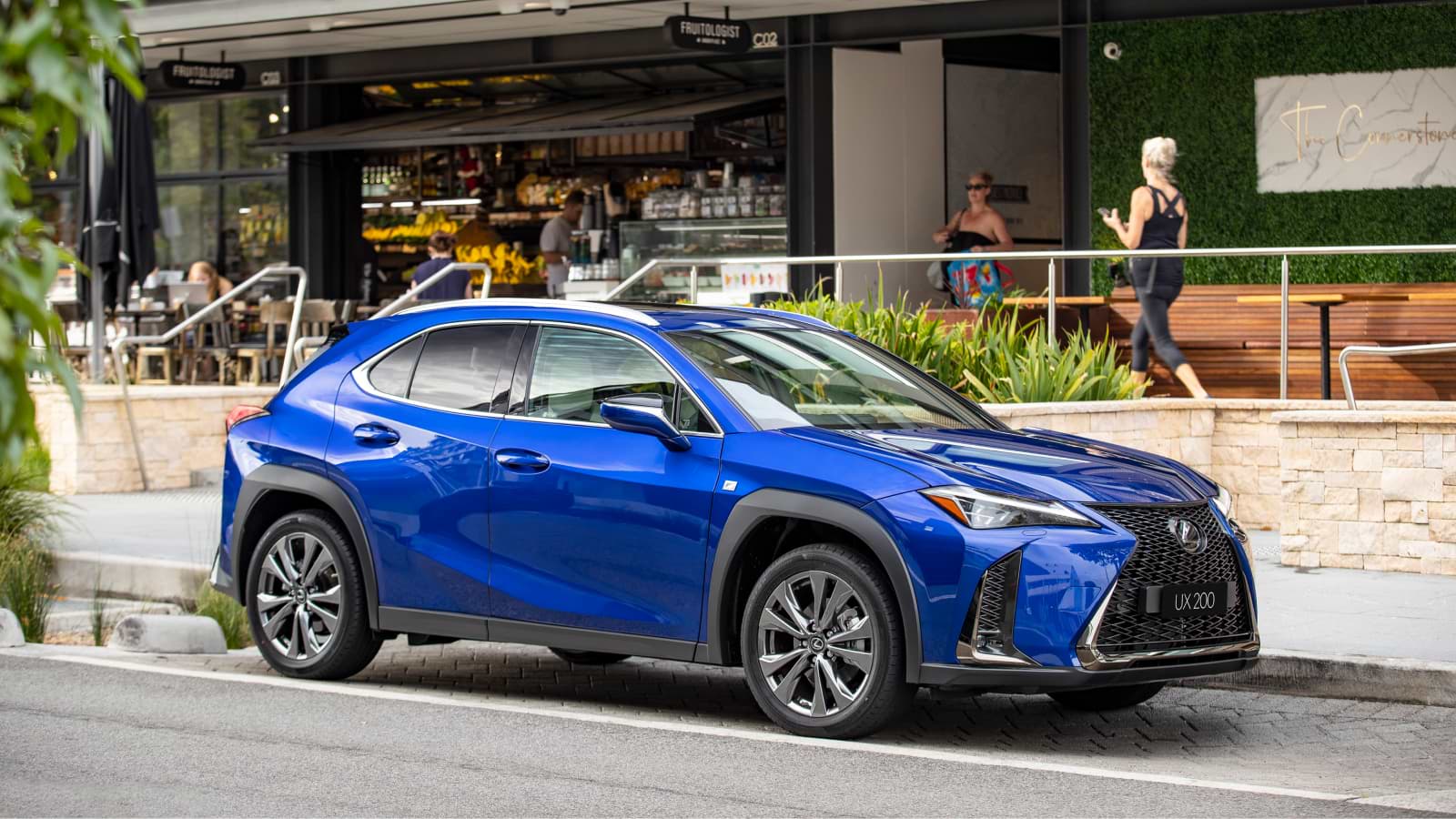 UX 200 F Sport